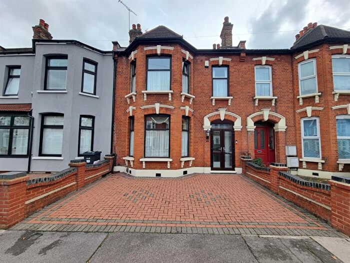 4 Bedroom Terraced House For Sale In Vernon Road, Ilford, IG3