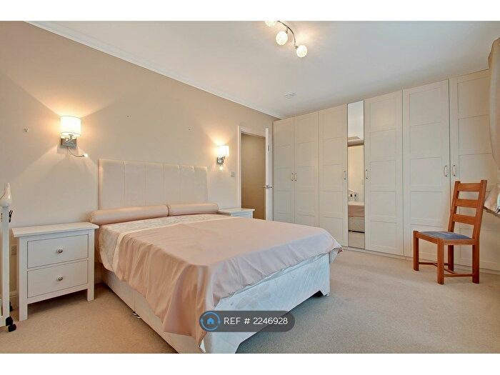1 Bedroom Flat To Rent In Moat Lodge, Harrow, HA1