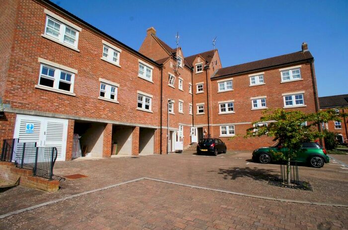 2 Bedroom Flat To Rent In Daisy Brook, SN4