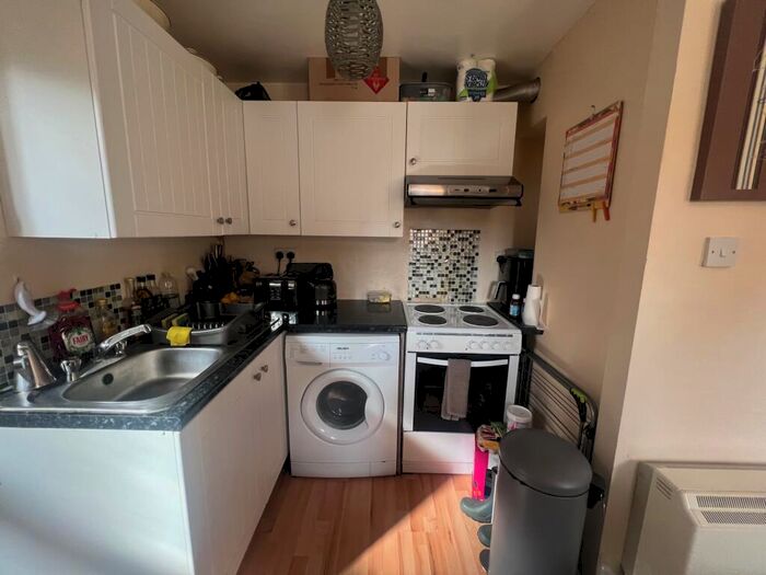1 Bedroom Apartment To Rent In Foster Close, Aylesbury, HP20