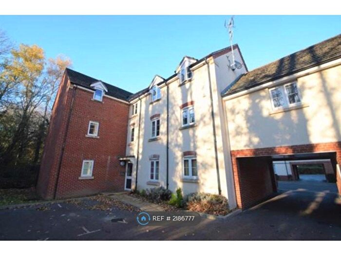 2 Bedroom Flat To Rent In Crestwood View, Eastleigh, SO50