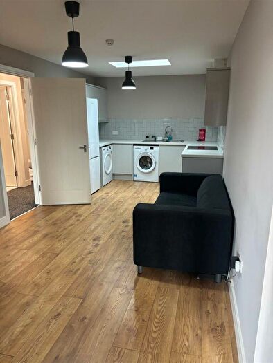 3 Bedroom Flat To Rent In Gloucester Road, Patchway, BS34