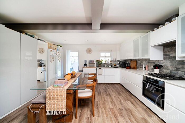3 Bedroom End Of Terrace House For Sale In Compton Close, London, NW11