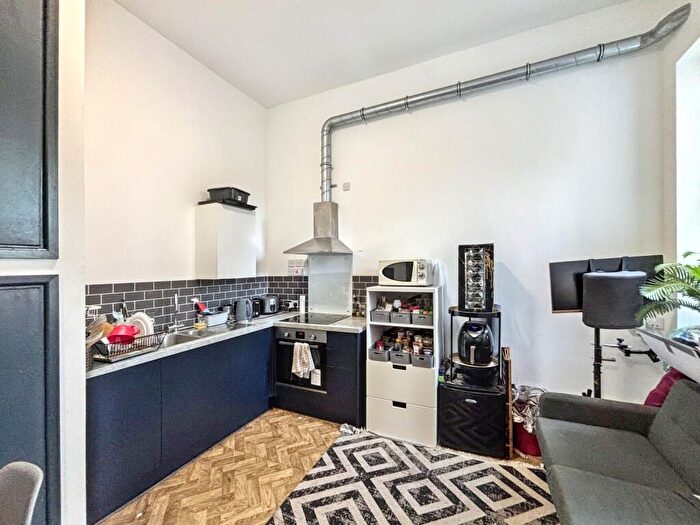 1 Bedroom Flat To Rent In Kings Court, Blackswarth Road, Bristol, BS5