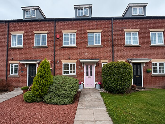 3 Bedroom Town House For Sale In Cotefield Place, Penistone, Sheffield, S36