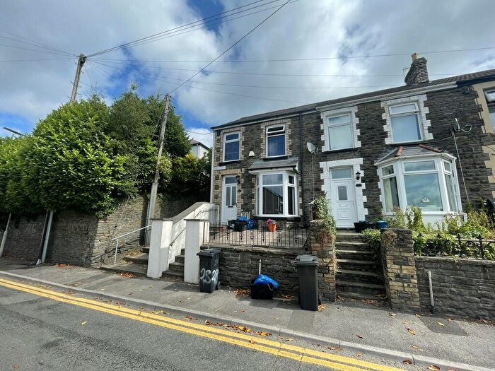 3 Bedroom End Of Terrace House To Rent In Mary Street, CF46