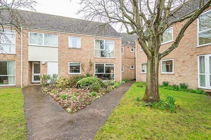 3 Bedroom Apartment To Rent In Woodstock, Oxfordshire, OX20
