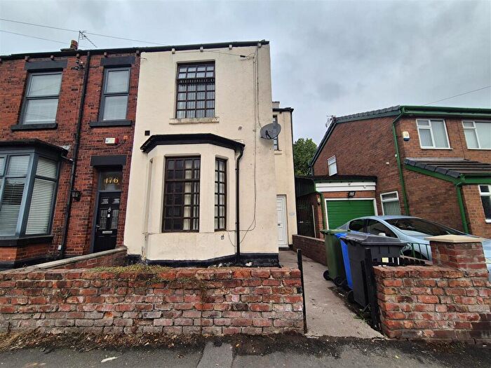 2 Bedroom End Of Terrace House To Rent In Cheetham Hill Road, Dukinfield, SK16
