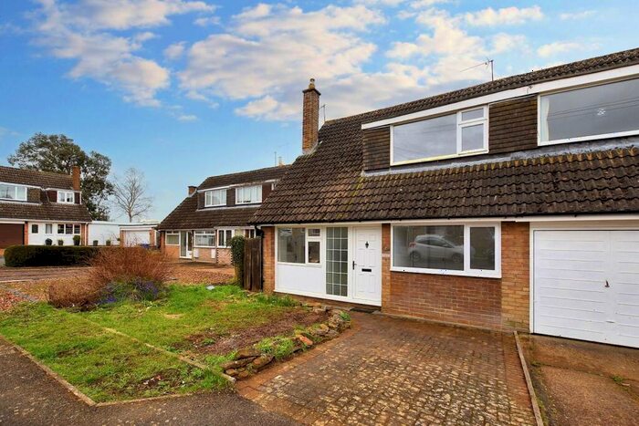 3 Bedroom Semi-Detached House For Sale In The Banks, Hackleton, Northampton, NN7