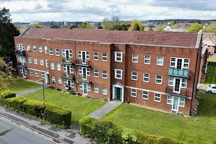2 Bedroom Apartment For Sale In Upper Park Road, Camberley, GU15