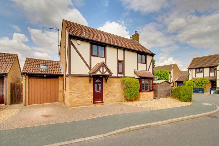 4 Bedroom Detached House To Rent In Dovey Close, St. Ives, PE27