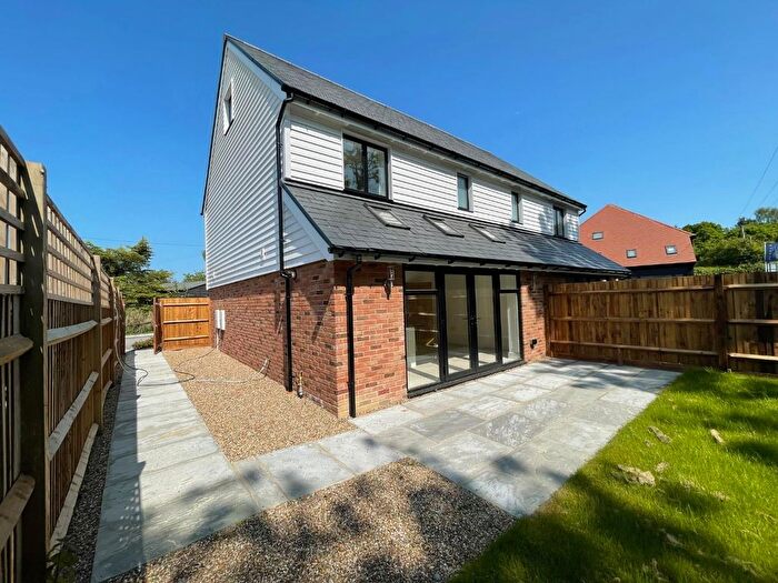 3 Bedroom Semi-Detached House For Sale In The Slade, Lamberhurst, Tunbridge Wells, TN3