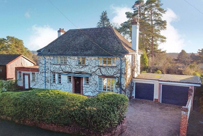 5 Bedroom Property For Sale In Crawley Hill, Camberley, GU15