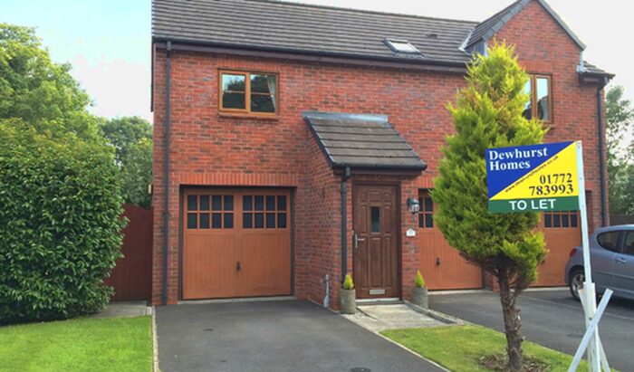 2 Bedroom Town House To Rent In Salisbury Avenue, Lancashire, PR2