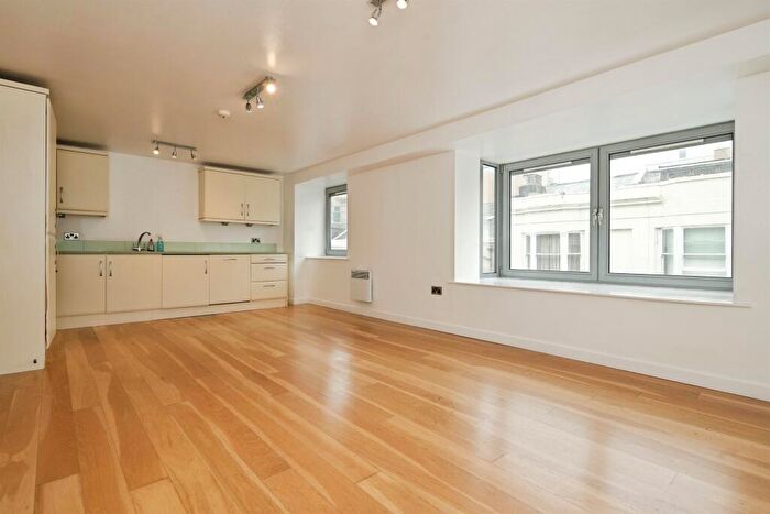 2 Bedroom Flat To Rent In Queens Road, Brighton, BN1
