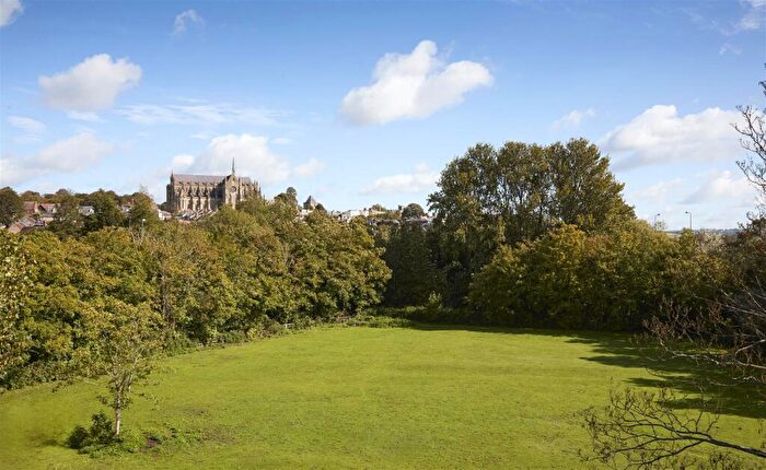 2 Bedroom Apartment For Sale In Waters Edge Mews, BN18