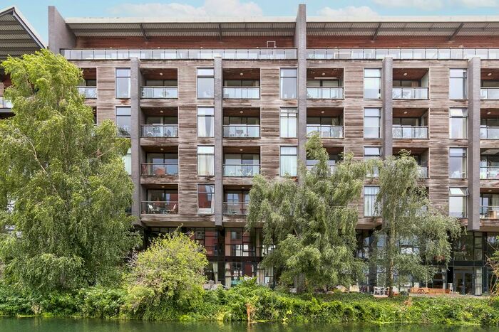 2 Bedroom Flat To Rent In Roach Road, London, E3