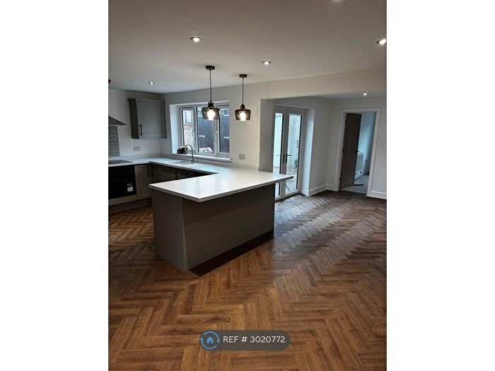 2 Bedroom Bungalow To Rent In Pinfold, Doncaster, DN9
