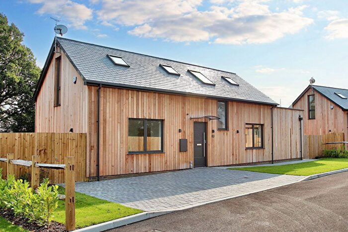 4 Bedroom Detached House For Sale In Maplewood Drive, Lingfield, RH7