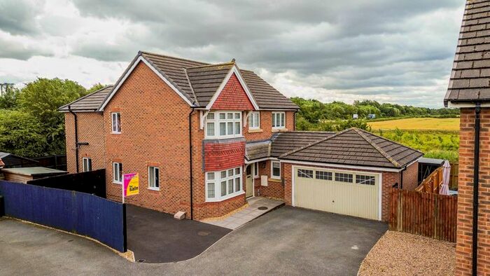 4 Bedroom Detached House For Sale In Saxon Mews, Leeds, LS25