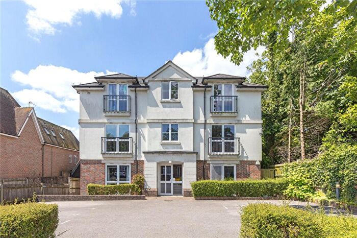 2 Bedroom Penthouse For Sale In Grove Road, Burgess Hill, West Sussex, RH15