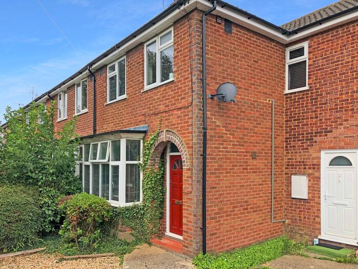 1 Bedroom Flat To Rent In Clinton Crescent, Aylesbury, Buckinghamshire, HP21