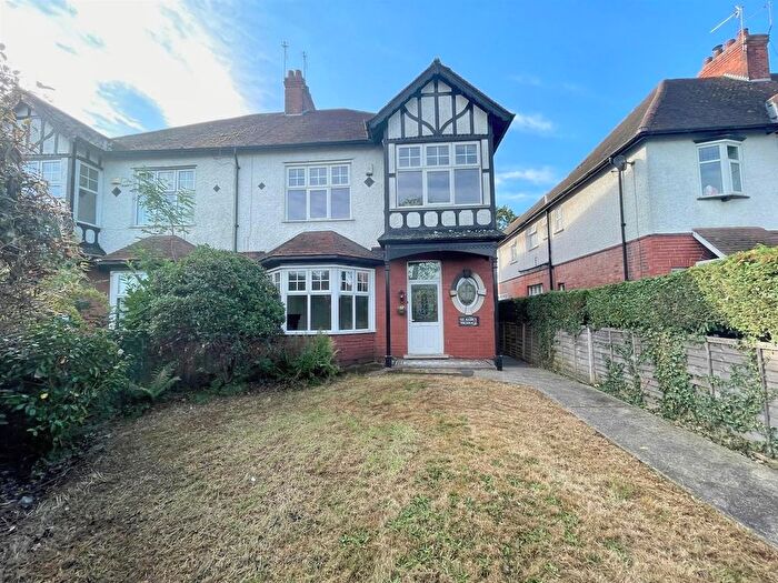 5 Bedroom Semi Detached House For Sale In Anlaby Road, Hull, HU4