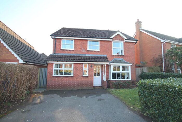 5 Bedroom Detached House For Sale In Aintree Drive, Chippenham, SN14