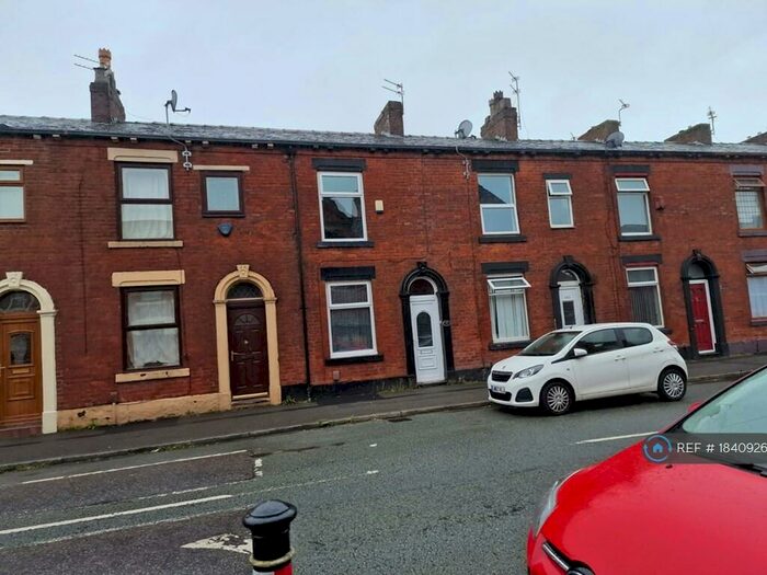 2 Bedroom Terraced House To Rent In Chapel Road, Oldham, OL8