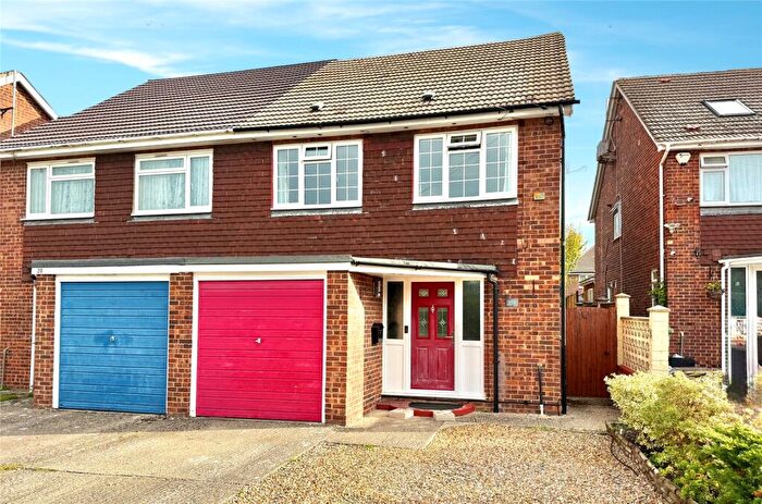 3 Bedroom Semi-Detached House For Sale In Tower Hill, Farnborough, Hampshire, GU14