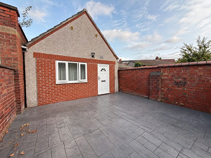 Flat To Rent In Stoney Road, CV1