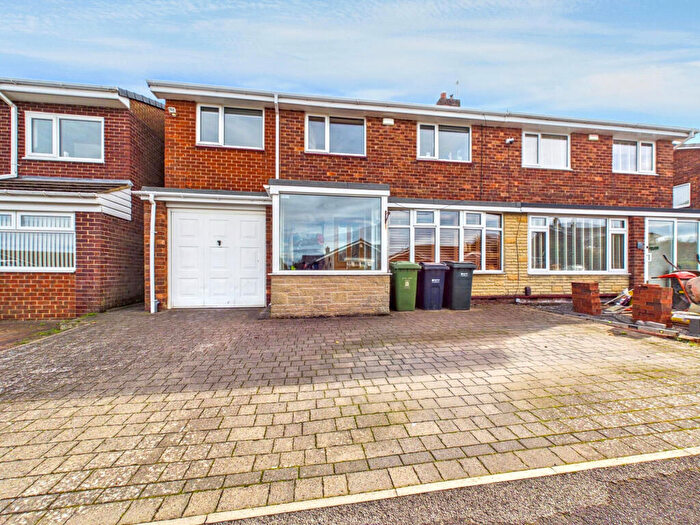 4 Bedroom Semi-Detached House For Sale In Huntley Crescent, Blaydon-on-Tyne, Tyne And Wear, NE21