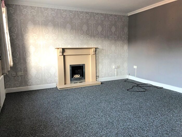 3 Bedroom Town House To Rent In Gatcombe Way, Priorslee, Telford, Shropshire, TF2