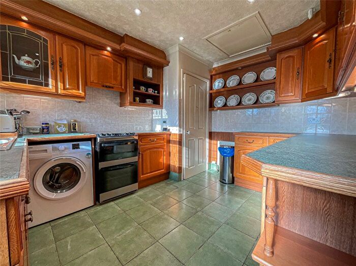 3 Bedroom Bungalow For Sale In Amington Road, Tamworth, Staffordshire, B77