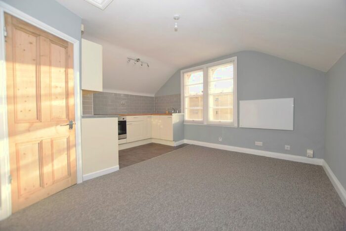 2 Bedroom Flat To Rent In York Road, Montpelier, Bristol, BS6
