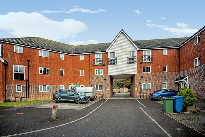 2 Bedroom Flat To Rent In Edward Vinson Drive, Faversham, Kent, ME13