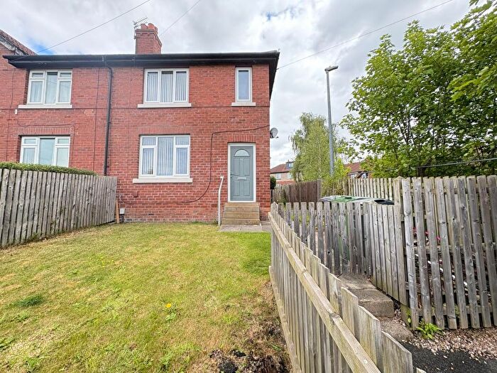 3 Bedroom End Of Terrace House For Sale In Low Road, Dewsbury Moor, Dewsbury, WF13