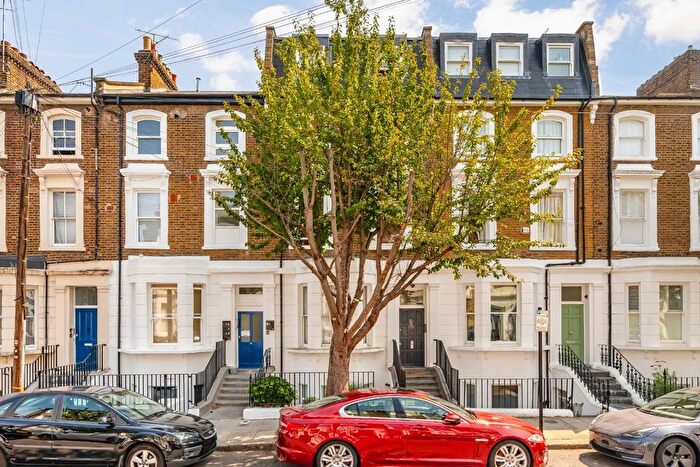 1 Bedroom Flat For Sale In Southerton Road, Hammersmith, W6