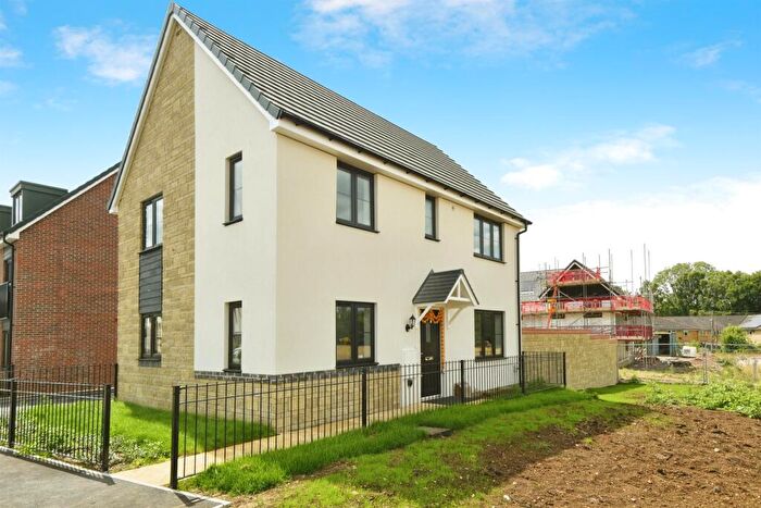 3 Bedroom Detached House For Sale In Grayling Avenue, South Marston, Swindon, SN3