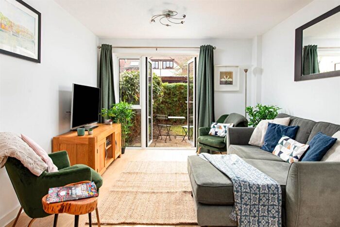 2 Bedroom Flat For Sale In Westbrooke Court, Cumberland Close, Bristol, BS1