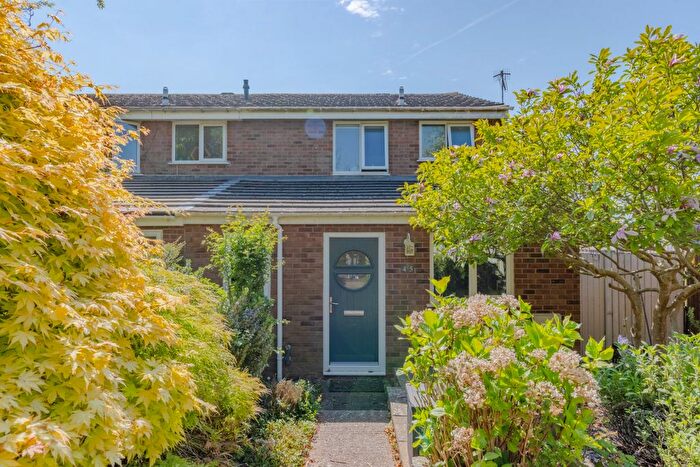 3 Bedroom End Terrace House For Sale In Hales Close, Stratford-Upon-Avon, Warwickshire, CV37