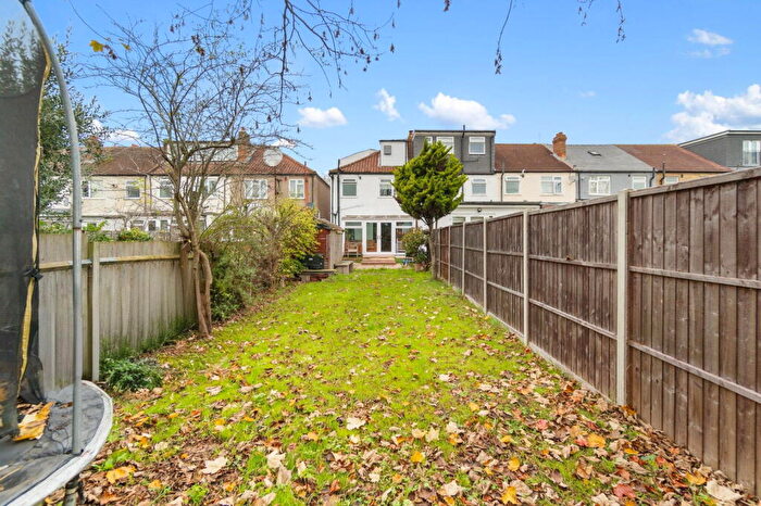 3 Bedroom Terraced House For Sale In Galpins Road, CR7