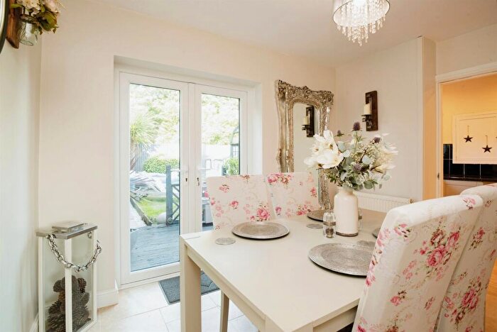 3 Bedroom Terraced House For Sale In Whitesands Road, Llanishen, Cardiff, CF14