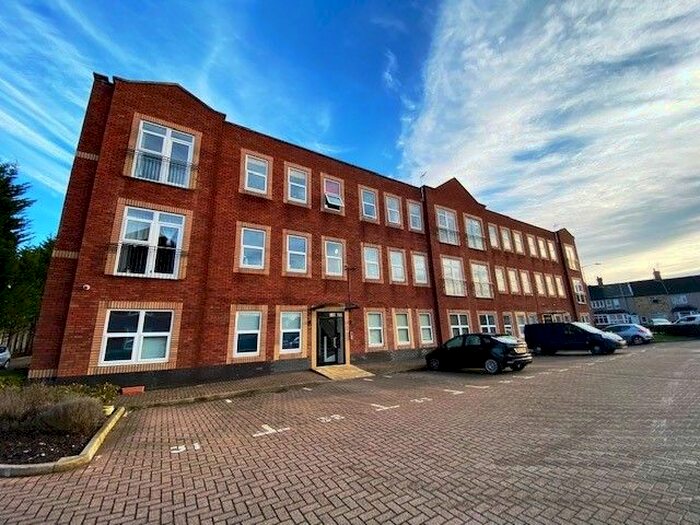 2 Bedroom Flat To Rent In Woodside Park, Rugby, CV21