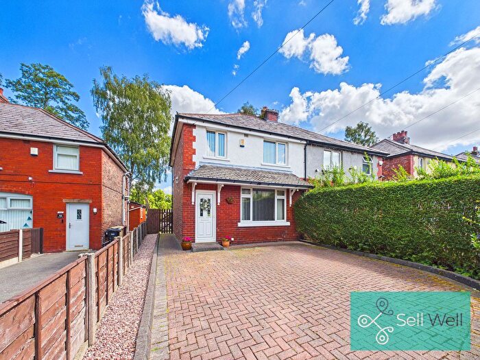 3 Bedroom Semi-Detached House For Sale In Greenside Avenue, Kearsley, Bolton, BL4