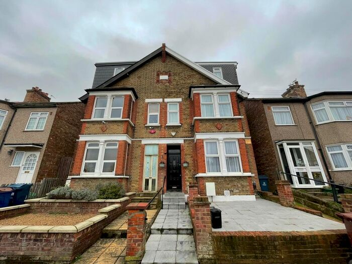 Studio To Rent In Kingsley Rd, Harrow, London, HA2