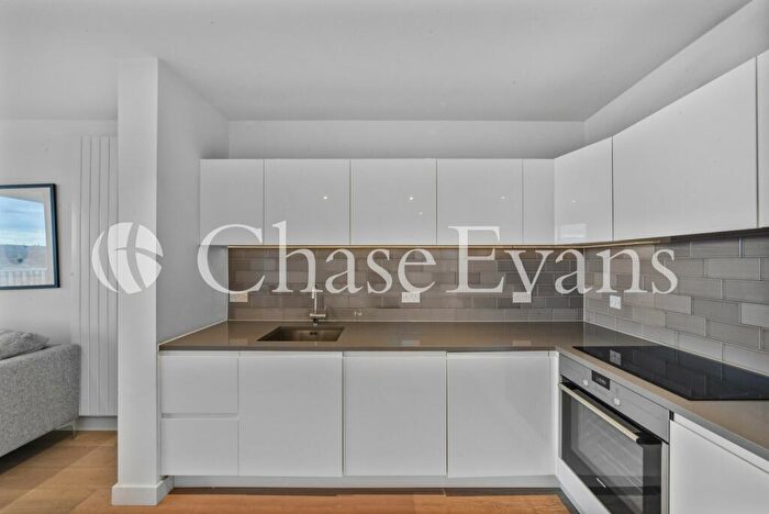 2 Bedroom Flat To Rent In Royal Wharf, Admirality Avenue, London, E16