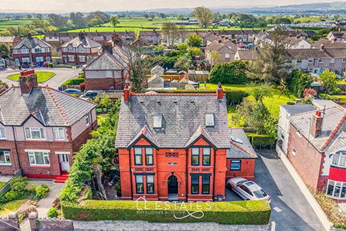 5 Bedroom Detached House For Sale In Dyserth Road, Rhuddlan, LL18
