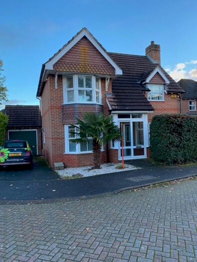 3 Bedroom Detached House To Rent In Casterbridge Road, Ferndown, BH22