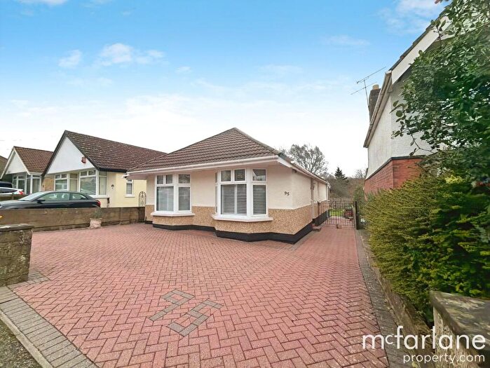 3 Bedroom Detached Bungalow For Sale In Croft Road, Swindon, SN1